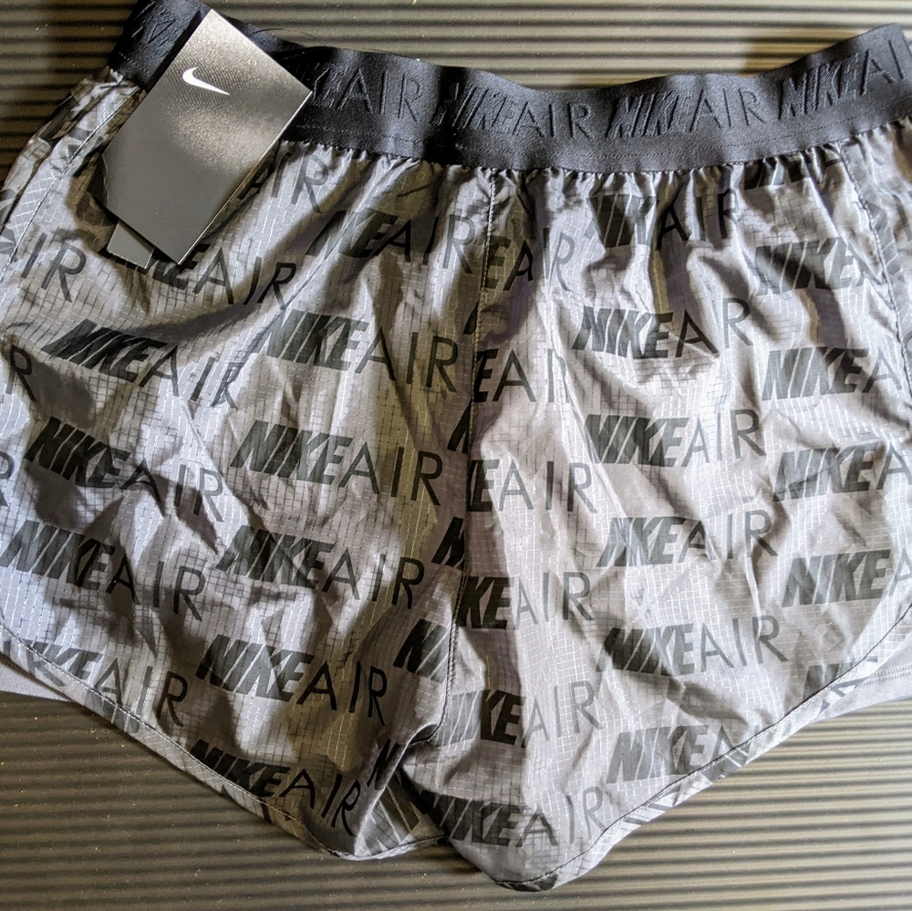 Nike Air Shorts - Picture 4 of 4